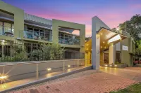 Stay at Alice Springs Hotel Hotels in Alice Springs