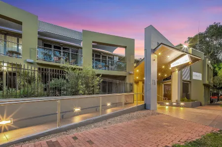 奧羅拉愛麗絲春天飯店