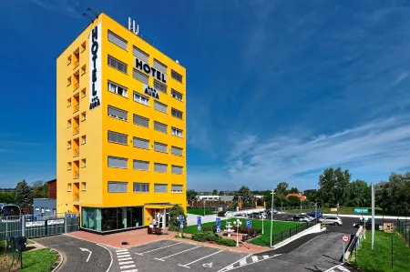 Hotel Aura Design & Garden Pool Отели в г. Predboj