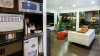 The Tangerine - a Burbank Hotel