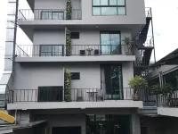 V20 Boutique Jacuzzi Hotel Hotels near BTS-Mo Chit