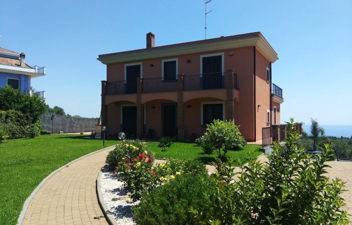Villa Feluchia B&B