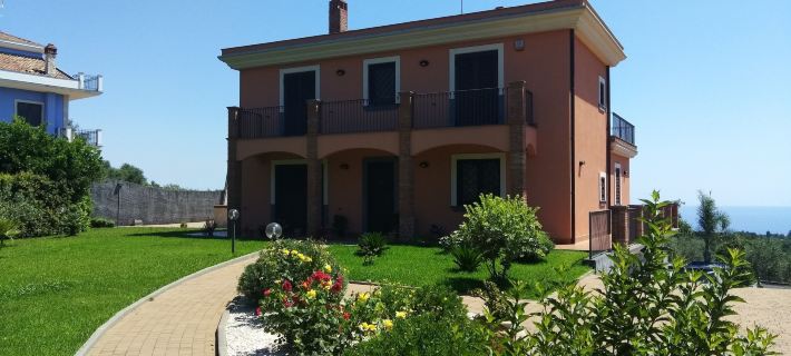 Villa Feluchia Tra Il Mare E Il Vulcano Hotels in Acireale