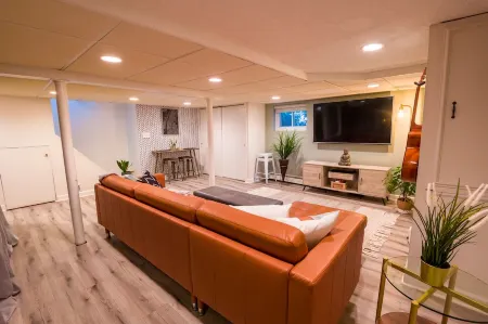 Immaculate Newly Renovated 1 Bedroom Apt Near NYC