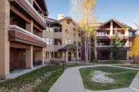 Gourmet Kitchen and Winter Shuttle Service - Stunning Luxury Retreat