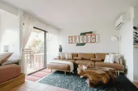 Seaside Haven- Oceanfront/Local Art/AC