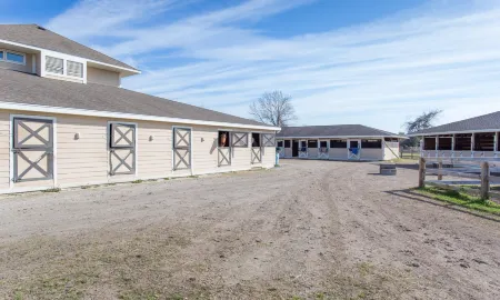 Golf Course Views and Screened Porch - Stunning Island Oasis