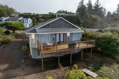 Breathtaking Views and Spacious Deck - Stunning Coastal Retreat Hotels near The Tunnel