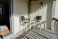 Oceanfront Paradise - WiFi, Netflix, Atatri, Smart TVs Các khách sạn ở Emerald Isle