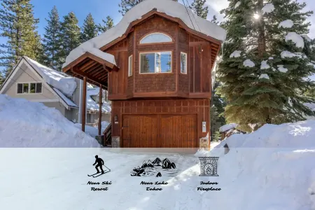 Stunning Mountain Lodge with Spacious Living Area - Cozy Getaway