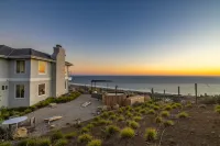 Zuma Beach View Estate with Cedar Soaking Tub