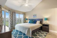 Stunning Views and Two Pools - Inviting Family Retreat