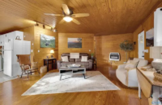 Bear Brow Cabin. Amazing view from brow to valley below.