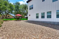 Pitch Perfect Hotels in Canyon Lake