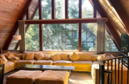 Classic A-Frame with Mountain Charm - Stunning Cozy Retreat Hotels in Government Camp