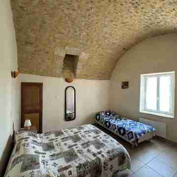 Uzès: superb gîte in a Provencal farmhouse 700m from the town center Rooms