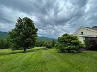 Spacious, pet-free mountain retreat perfect for hosting groups on 15 acres