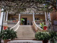 โรงแรม Verdi 254 โรงแรมใกล้ปาร์ค กูเอล