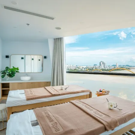 HAIAN Riverfront Hotel Da Nang