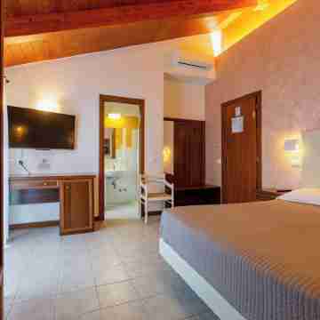 Hotel Columbia Rooms