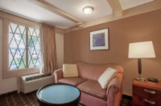 格林斯堡騎士酒店 新斯坦頓酒店