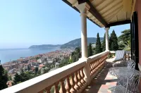 Villa della Pergola - con vista mare