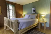 The Woods Inn Hotels in Old Forge