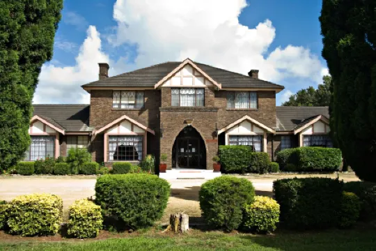 弗朗西斯德雷克爵士機場汽車旅館