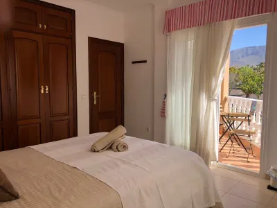 Duque Nest Hostel Отели рядом с достопримечательностью «Playas de Troya»