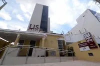 Lis Hotel Hotels near Hut