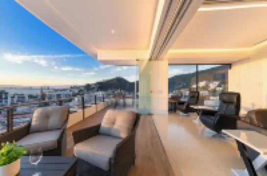 Maxwell Collection Romantic Zone Hotels in Alta Vista