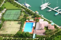 4 Guests - Stunning View - Pool - South Finger - 3-Star