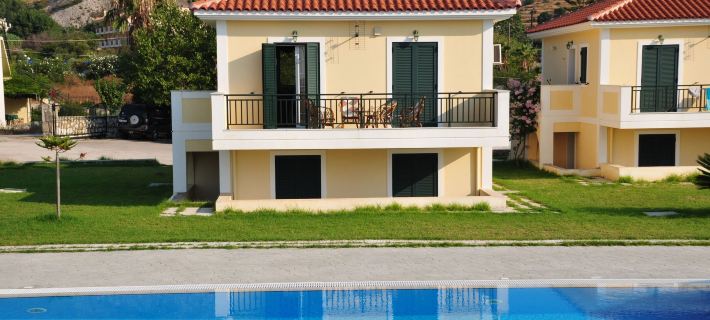 Captain's Villas Hotels in Elios Proni