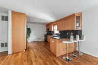 Luxury NY Home with Free Parking Các khách sạn ở White Plains