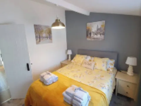 SeaView-Parking-Petsok-Patio-1Br Hotels in Mevagissey