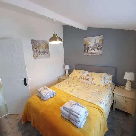 SeaView-Parking-Petsok-Patio-1Br