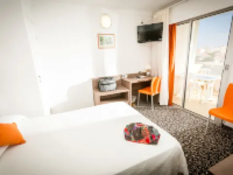 Le Galion Hotel et Restaurant Canet Plage - Logis Hotels in Canet-en-Roussillon