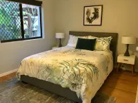 Burleigh Palms Holiday Apartments Hotels in Palm Beach