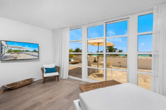 Bentley Hotel South Beach Отели рядом с достопримечательностью «Музей Волфсониан - Международный университет Флориды»