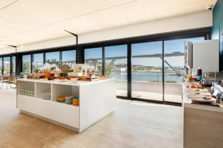 Golden Tulip Martigues - Provence Отели в г. Пор-де-Бук