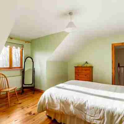 Large Country House, Sleeps 10, Family Friendly Rooms