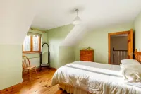 Large Country House, Sleeps 10, Family Friendly
