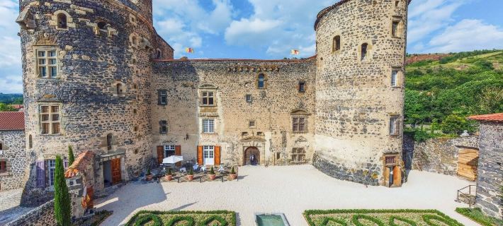 Château de Saint Vidal Hotels in Auvergne