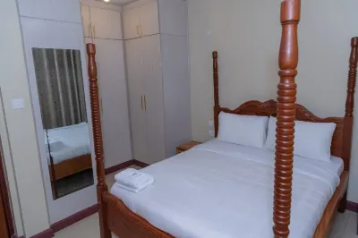 Stay.Plus Airport Transit House Отели в г. 