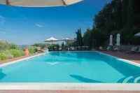 Holiday Home Features a Garden Features and Free Wifi