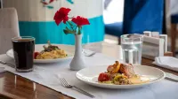 Lake LIFE Hotel - breakfast