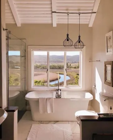 Emily Moon River Lodge Отели в г. Кеурбоомстран