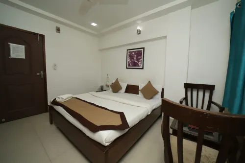 Hotel Regal Hotels in Jabalpur