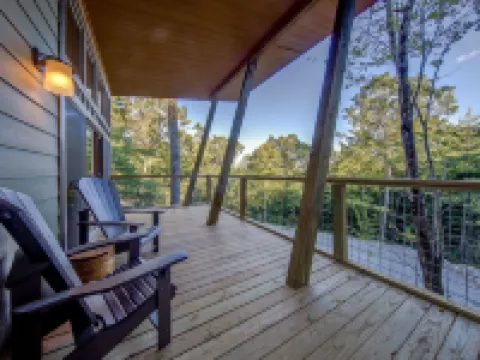 Pilot Cove Hotels in Transylvania County