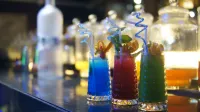 Holiday Inn KOLKATA AIRPORT by IHG - بار